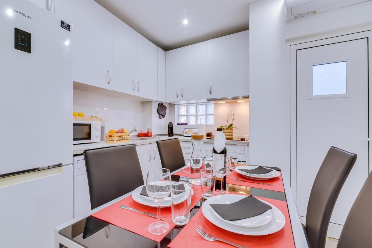 Faro: Casa Trevo Com Terraco Bbq Villa Exterior photo